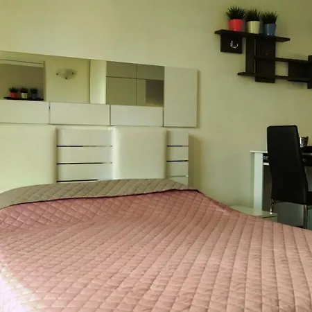 #1-babylon, Sunny Apartmán